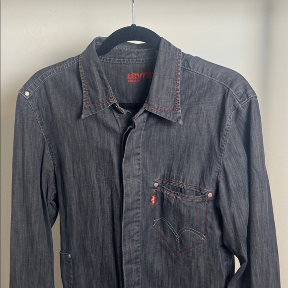 Levi's Men's Charcoal Button Western Shirt with Red Stitching size Medium - Picture 2 of 8